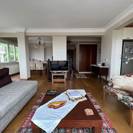 Cozy Flat W/ Bosphorus View & Jacuzzi شقة اسطنبول