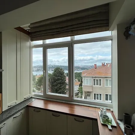 Cozy Flat W/ Bosphorus View & Jacuzzi Istambul