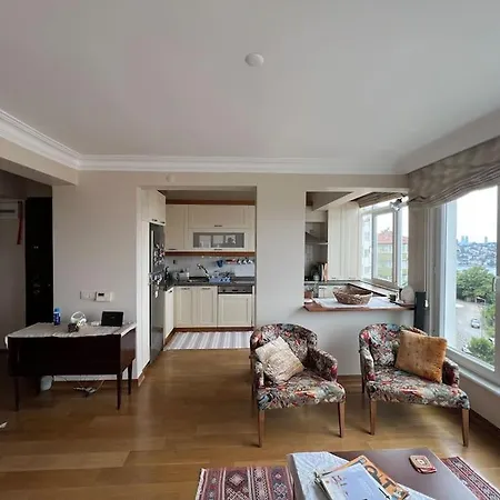 Cozy Flat W/ Bosphorus View & Jacuzzi Istambul