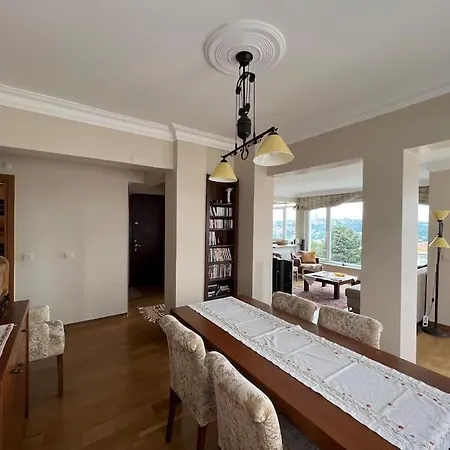Cozy Flat W/ Bosphorus View & Jacuzzi * Istambul