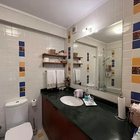 Cozy Flat W/ Bosphorus View & Jacuzzi