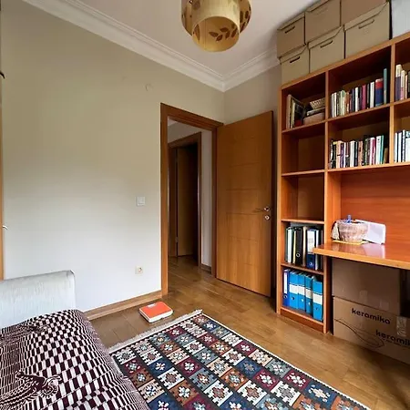 Cozy Flat W/ Bosphorus View & Jacuzzi