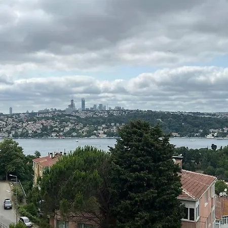 Cozy Flat W/ Bosphorus View & Jacuzzi *